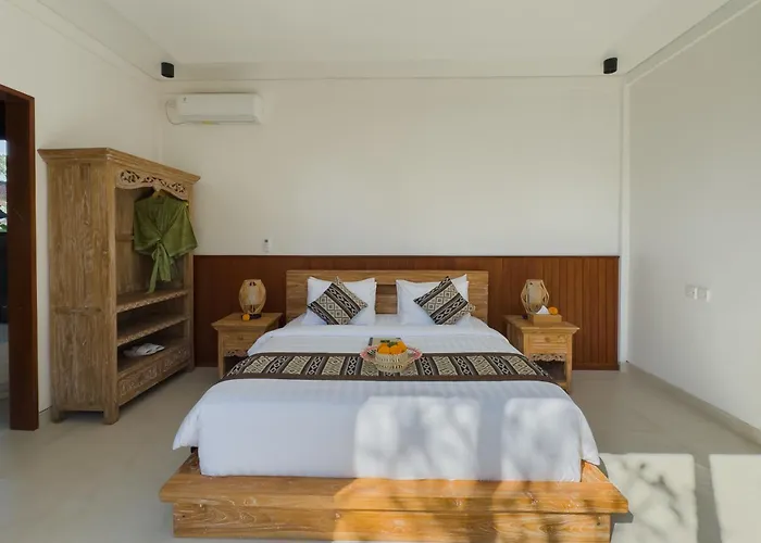 Santosha Place 4*