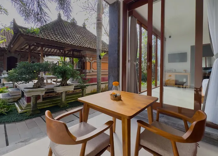 Santosha Place 4*