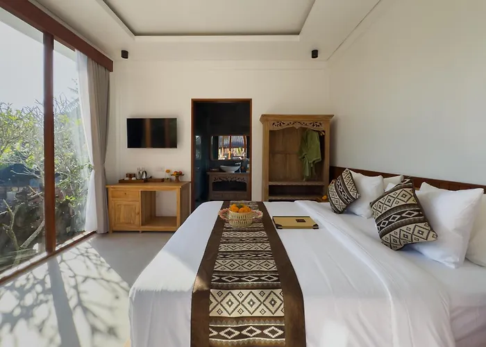 Santosha Place 4*