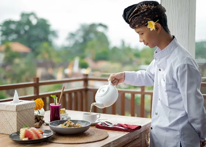 Santosha Place 4*